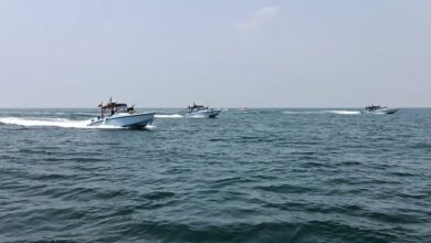 قوات خفر السواحل بالخوخة ترصد تحركات الحوثي الإرهابية في البحر الأحمر