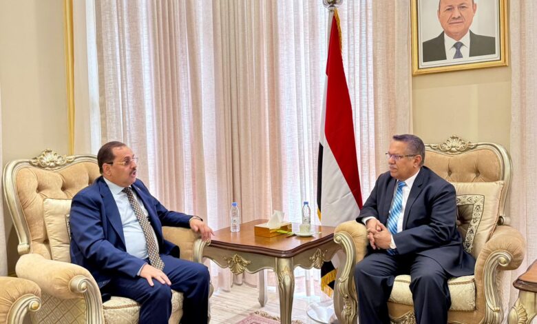 رئيس مجلس الشورى يبحث مع وزير الدولة تطورات الأوضاع وجهود الحكومة الاقتصادية والخدمية 1 رئيس مجلس الشورى يبحث مع وزير الدولة تطورات الأوضاع وجهود الحكومة الاقتصادية والخدمية