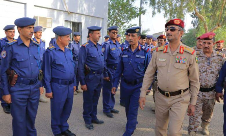 رئيس هيئة الأركان يفتتح مباني ومرافق كلية الطيران والدفاع الجوي بمأرب