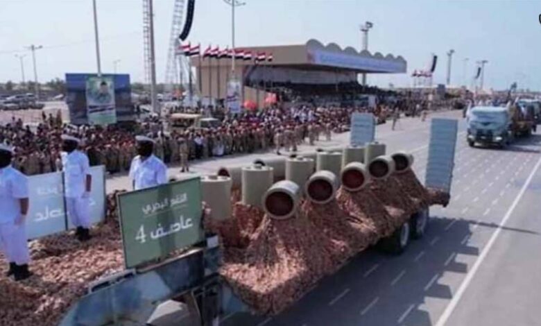 رد حوثي هزيل من الحديدة لإغراق قوارب في البحر الاحمر 1 رد حوثي هزيل من الحديدة لإغراق قوارب في البحر الاحمر
