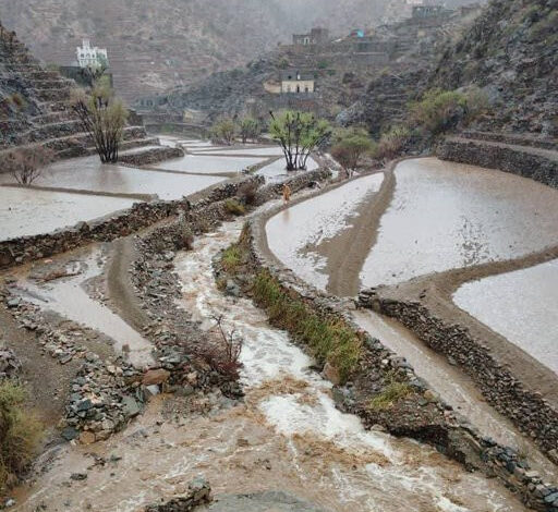 سيول جارفة تضرب مديرية القبيطة شمال محافظة لحج 1 سيول جارفة تضرب مديرية القبيطة شمال محافظة لحج