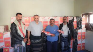 شبوة.. إحباط تهريب 100 كرتون سجائر مهربة في عتق.