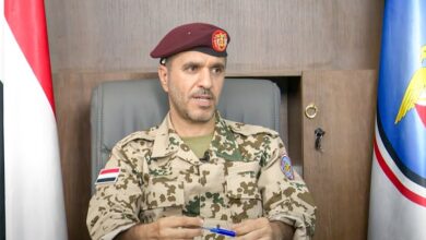 العميد دويد يتوعد بملاحقة المتورطين في اغتيال قائد الفرقة الأولى بالمقاومة الوطنية 8 العميد دويد يتوعد بملاحقة المتورطين في اغتيال قائد الفرقة الأولى بالمقاومة الوطنية