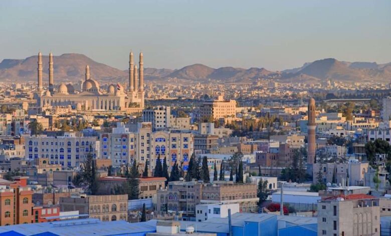 قرار حوثي جديد لخنق الإنترنت في صنعاء وتحجيم وصول السكان للمعلومة