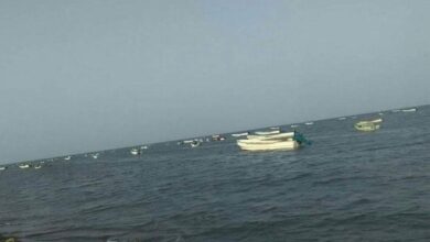 فقدان صياد من الحديدة وإنقاذ 5 اخرين بعد غرق قاربهم في بحر عرقة بشبوة