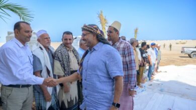 طارق صالح من الخوخة: الحديدة أولويتنا ولا انتصار دون دعم شعبي