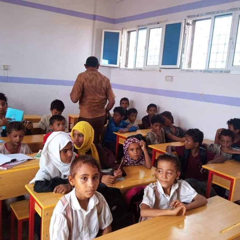 الحرب وركود التعليم الحكومي ينعشان تجارة التعليم الأهلي في اليمن