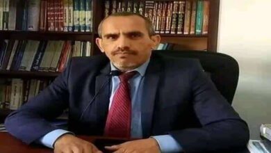 مليشيا الحوثي تهدد أسرة المحامي صبرة وتلوّح بملاحقة أفرادها 4 مليشيا الحوثي تهدد أسرة المحامي صبرة وتلوّح بملاحقة أفرادها