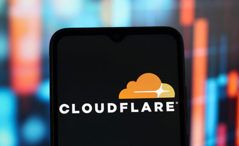 عطل في Cloudflare يعزل آلاف المواقع ويوقف خدمات X في عدة دول