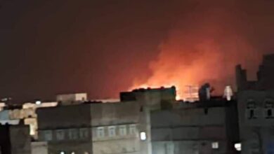 دوي انفجارات من قاعدة عسكرية للحوثيين في الحديدة