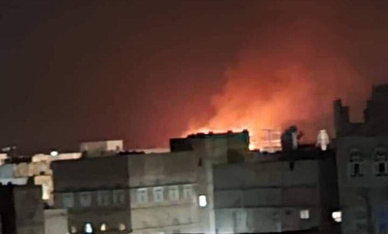 دوي انفجارات من قاعدة عسكرية للحوثيين في الحديدة