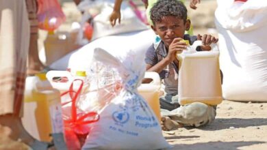 الحوثي يحصر الفقراء في الحديدة بعد سنوات من نهب الإيرادات وتدهور الأوضاع المعيشية