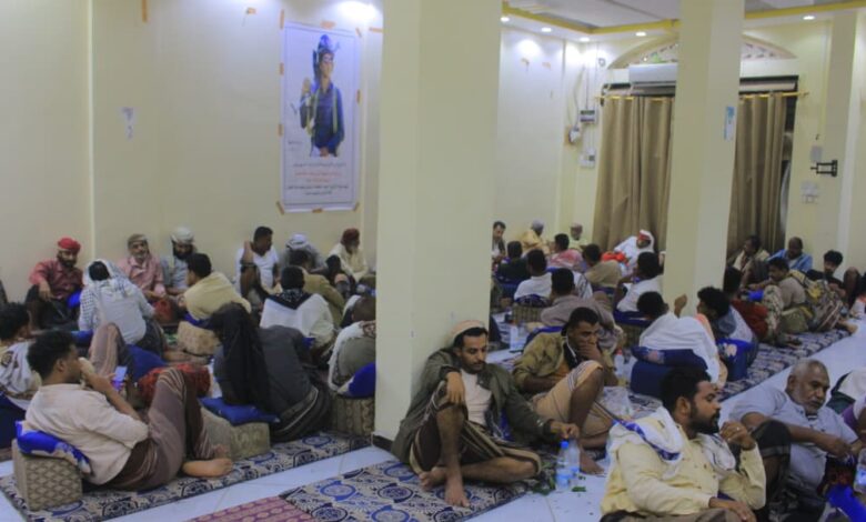 قبائل الزرانيق تقيم مجلس عزاء للشهيد موسى الأهدل في الخوخة وتؤكد مواصلة مواجهة الحوثيين 1 قبائل الزرانيق تقيم مجلس عزاء للشهيد موسى الأهدل في الخوخة وتؤكد مواصلة مواجهة الحوثيين