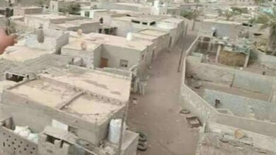 بتسهيلات حوثية.. نهب المنازل المغلقة في قرية منظر جنوب الحديدة