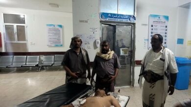إصابة عامل أثناء عمله برصاص قناص حوثي في مأرب