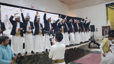 مأرب تحتفي بزفاف 36 شابًا من إب في عرس جماعي بهيج