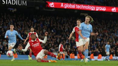 مانشستر سيتي يسحق أرسنال برباعية نارية ويقترب من الدوري الإنجليزي
