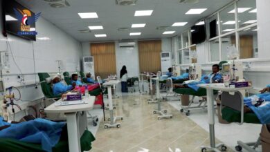 متحوث سابق يتجرع الألم بسبب توقف جلسات الغسيل في الحديدة