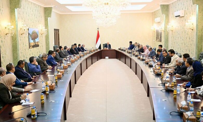 باحث أكاديمي يدعو لإصلاحات جذرية في مجلس القيادة الرئاسي 1 باحث أكاديمي يدعو لإصلاحات جذرية في مجلس القيادة الرئاسي