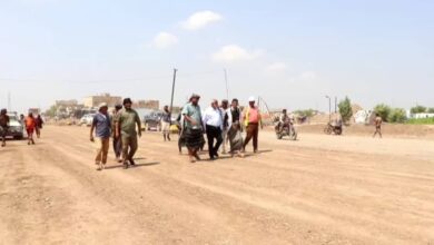 محافظ الحديدة يتفقد مشروع تطوير مدخل مدينة حيس ويؤكد أهمية تسريع الإنجاز