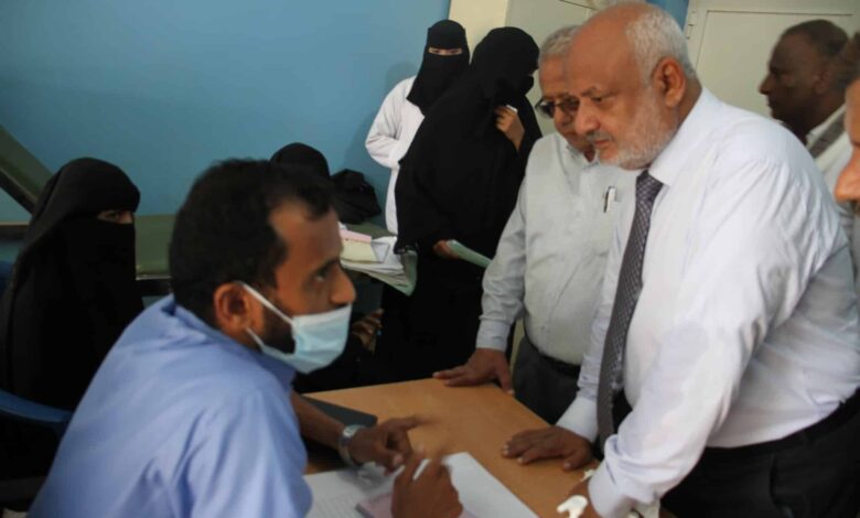 محافظ الحديدة يعلن تشغيل مستشفى حيس على مدار الساعة