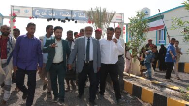 محافظ الحديدة يفتتح قرية نماء السكنية بالخوخة ويثمن دعم الكويت