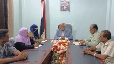 محافظ الحديدة يناقش مع منظمة رؤيا أمل الدولية تدخلاتها في الحيمة