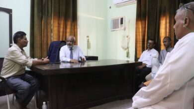 محافظ الحديدة يوجّه بحزمة تدخلات طبية عاجلة في الخوخة لتعزيز إنقاذ الأرواح