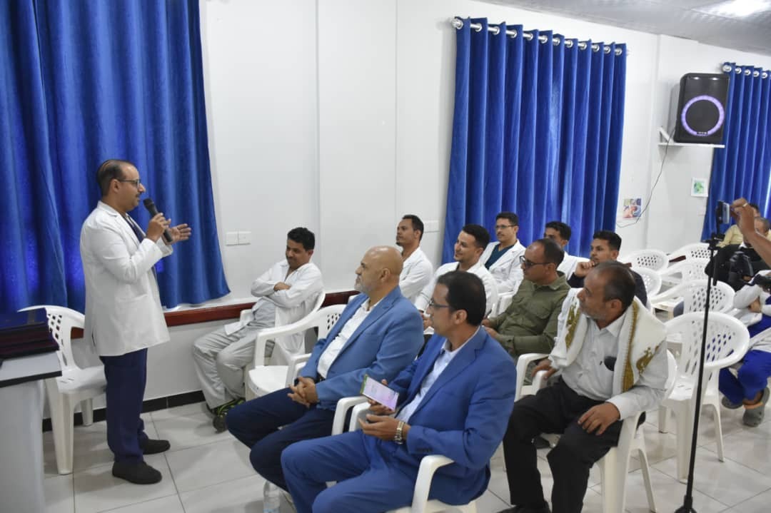 محافظ تعز يتفقد مركز القلب ويشيد بإنجازاته النوعية