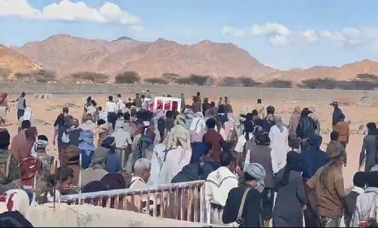 محافظة شبوة تشيّع العميد الركن عبدالله الخبلة الأحمدي في موكب جنائزي مهيب