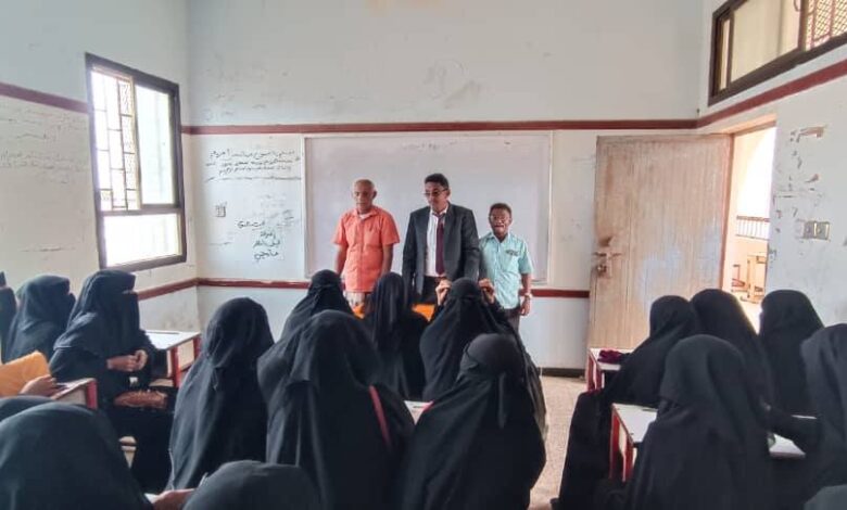 مدير تربية الحديدة يطالب المانحين باستثناء التعليم من تخفيضات الدعم لليمن