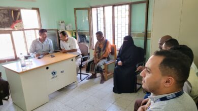مدير صحة الحديدة يناقش مع منظمة بيومي دعم مستشفى حيس الريفي
