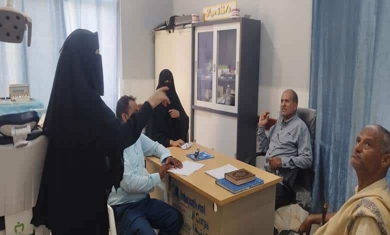 مدير مديرية ذو باب يتفقد المستشفى الريفي ويشدد على مضاعفة الجهود وتحسين الخدمات 1 مدير مديرية ذو باب يتفقد المستشفى الريفي ويشدد على مضاعفة الجهود وتحسين الخدمات