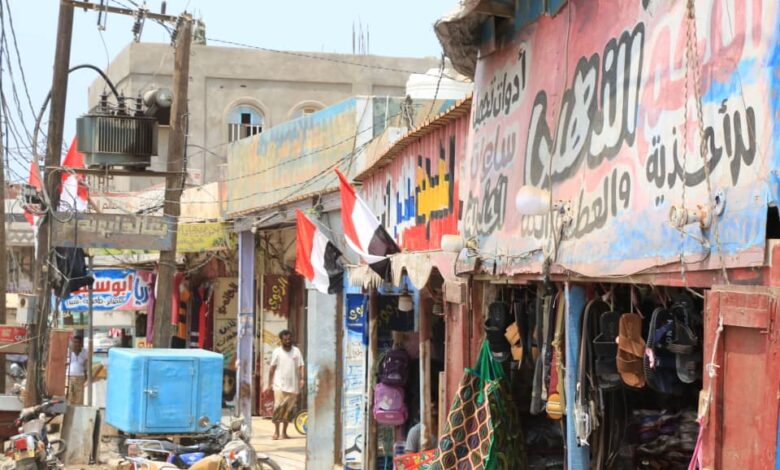 الصناعة والتجارة في المخا ينفذ حملات يومية لحماية المستهلك وضبط المخالفات