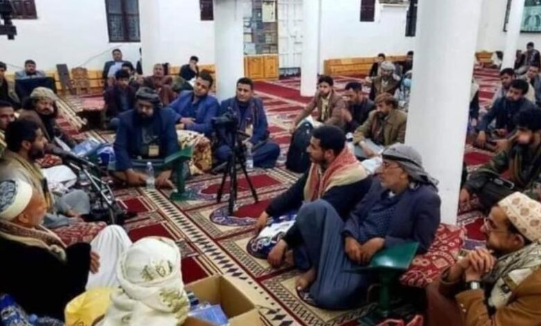 مليشيا الحوثي تحول مساجد أثرية في الحديدة إلى مجالس للقات