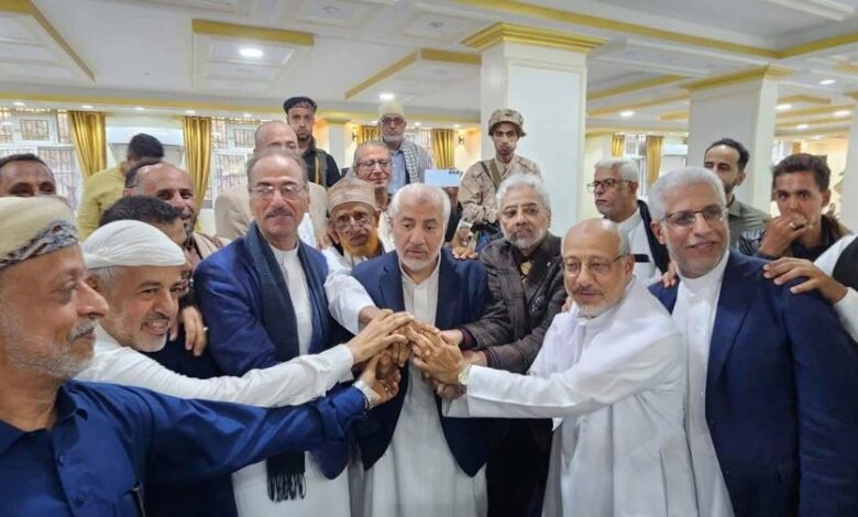 مناشدة تطالب بإنهاء المظاهر المسلحة أمام منزل ومصانع الشيباني في تعز