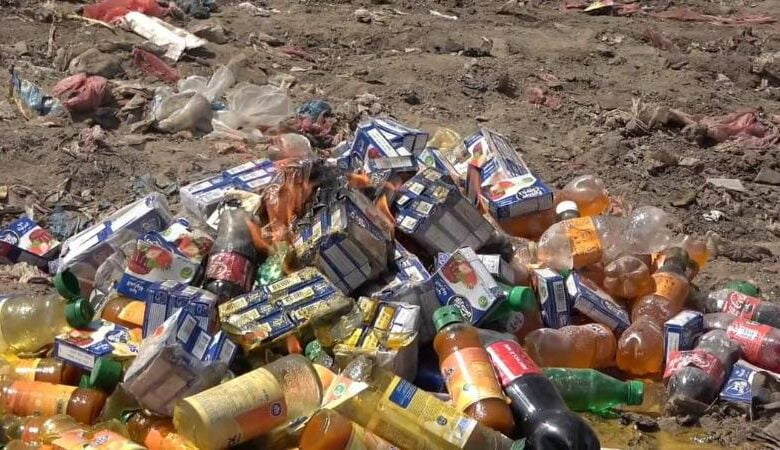 الحديدة.. الصناعة والتجارة تتلف مواد منتهية في حيس