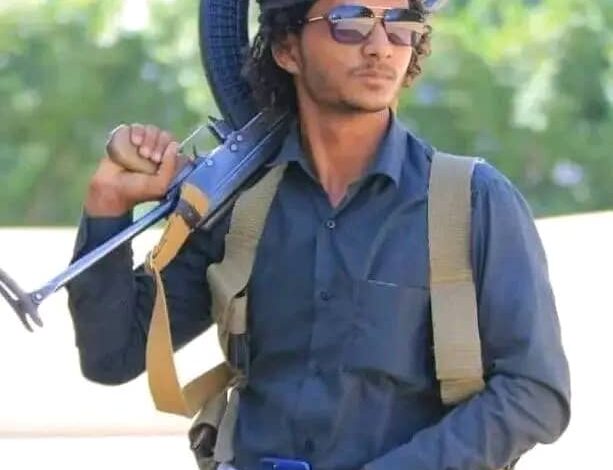 دعوات لاعتماد راتب شهري لأسرة الشهيد موسى الأهدل وإدراجه ضمن كشوفات شهداء القوات المسلحة 1 دعوات لاعتماد راتب شهري لأسرة الشهيد موسى الأهدل وإدراجه ضمن كشوفات شهداء القوات المسلحة
