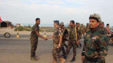 نائب شرطة الحديدة يتفقد المواقع الأمنية في الخوخة ويشدد على تعزيز الجاهزية خلال عيد الفطر 4 نائب شرطة الحديدة يتفقد المواقع الأمنية في الخوخة ويشدد على تعزيز الجاهزية خلال عيد الفطر
