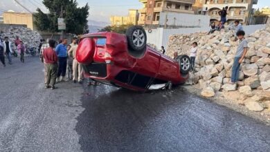 تعز.. نجاة أكاديمي من موت محقق بعد سقوط سيارته في جبل صبر