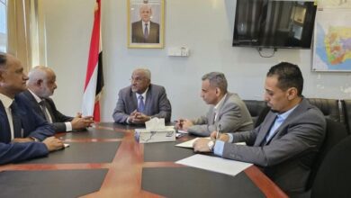 وزير الإدارة المحلية يناقش مع محافظ الحديدة التحديات الإدارية والتنموية بالمحافظة 8 وزير الإدارة المحلية يناقش مع محافظ الحديدة التحديات الإدارية والتنموية بالمحافظة