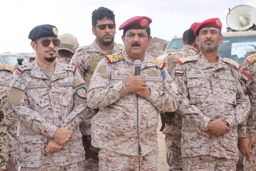 باحث سياسي عن استهداف وزير الدفاع: الحوثي يختبر رد الرئاسي