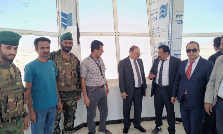 وزير النقل يتفقد مطار عتق الدولي ويشيد بجهود إعادة تشغيله 1 وزير النقل يتفقد مطار عتق الدولي ويشيد بجهود إعادة تشغيله