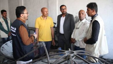 وكيل الحديدة يدشن توزيع الطباخات الشمسية بالخوخة