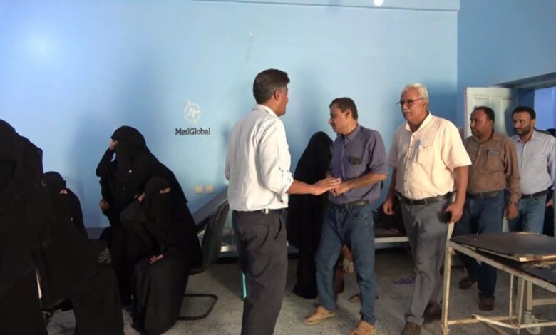 وكيل وزارة الصحة يتفقد مستشفى حيس الريفي ويشيد بالمستوى الطبي للعاملين 1 وكيل وزارة الصحة يتفقد مستشفى حيس الريفي ويشيد بالمستوى الطبي للعاملين