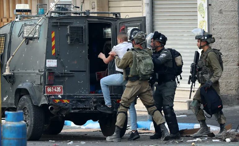 قوات الاحتلال الإسرائيلي تعتقل 7 فلسطينيين في الضفة الغربية