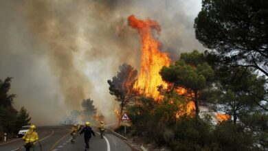 إجلاء أكثر من ألف شخص شمال غرب إسبانيا بسبب حرائق الغابات وسط موجة حر شديدة