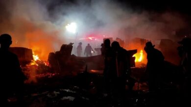 استشهاد فلسطيني وإصابة آخرين في قصف إسرائيلي استهدف مسجداً ومنزلاً بمدينة غزة