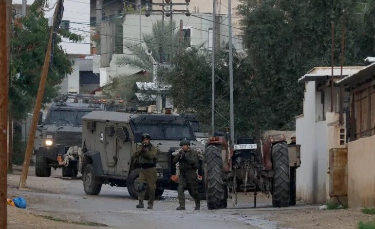 إصابة فلسطيني برصاص الاحتلال خلال اقتحام بلدة الرام شمال القدس 1 إصابة فلسطيني برصاص الاحتلال خلال اقتحام بلدة الرام شمال القدس