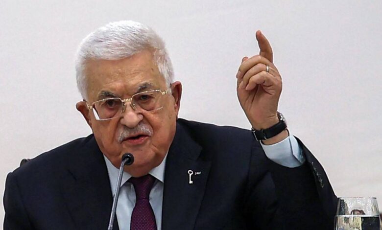 عباس يؤكد جاهزية مؤسسات فلسطين لإدارة قطاع غزة ويدعو لتثبيت الهدنة واستئناف الإعمار